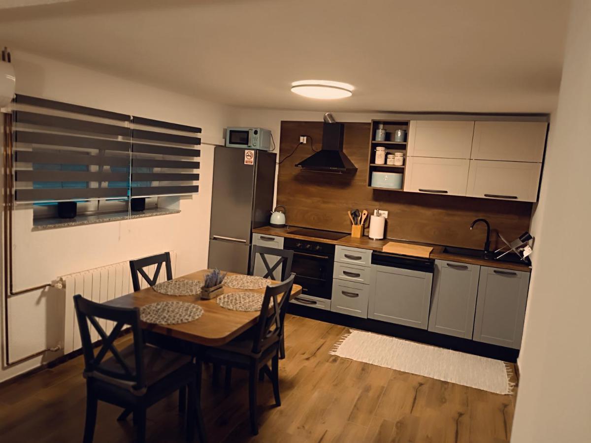 Apartamento Kod Dida Gospić Exterior foto