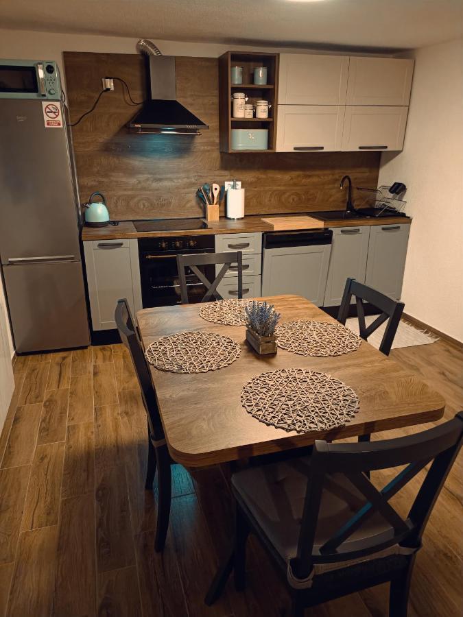 Apartamento Kod Dida Gospić Exterior foto